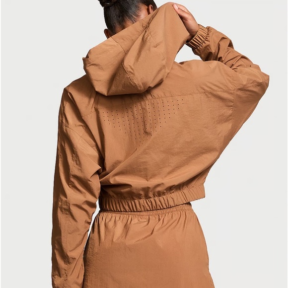 VICTORIA'S‎ SECRET
Parachute Weekend Jacket - Picture 7 of 9